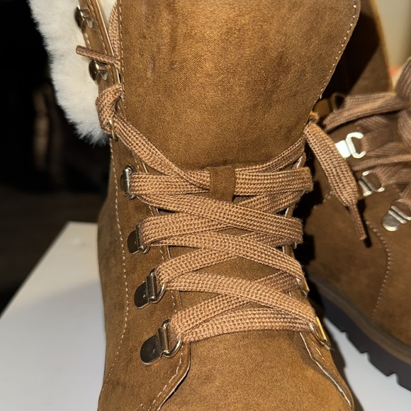 Isaac Mizrahi hiker booties 💕 - Picture 3 of 7
